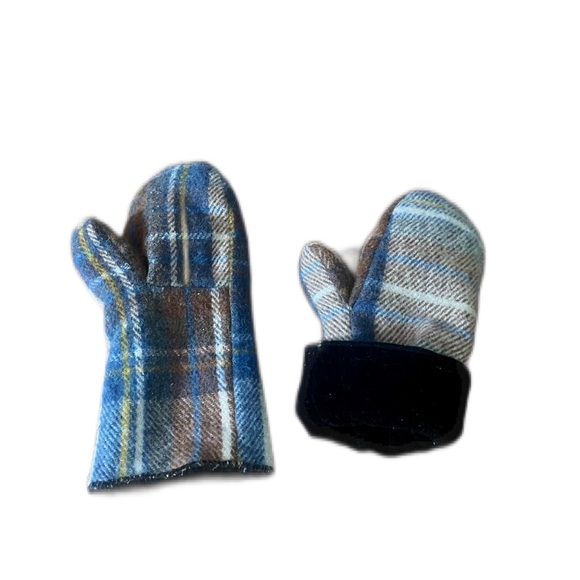 Cozy and warm sweater mittens - Picture 3 of 3